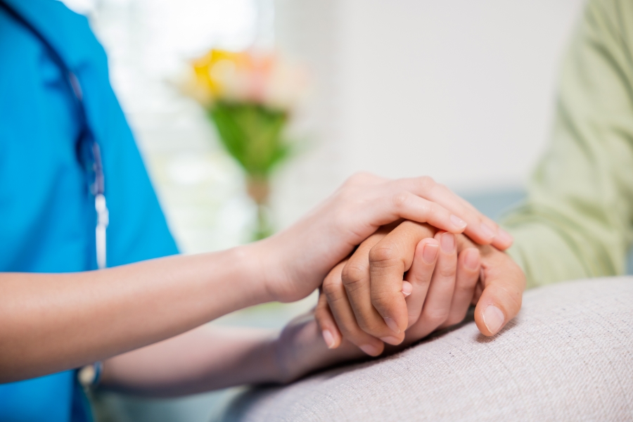 أفضل خدمات التمريض والرعاية المنزلية في جدة